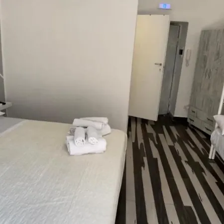 Piazza Garibaldi Guest house