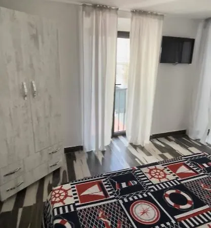 Piazza Garibaldi Guest house